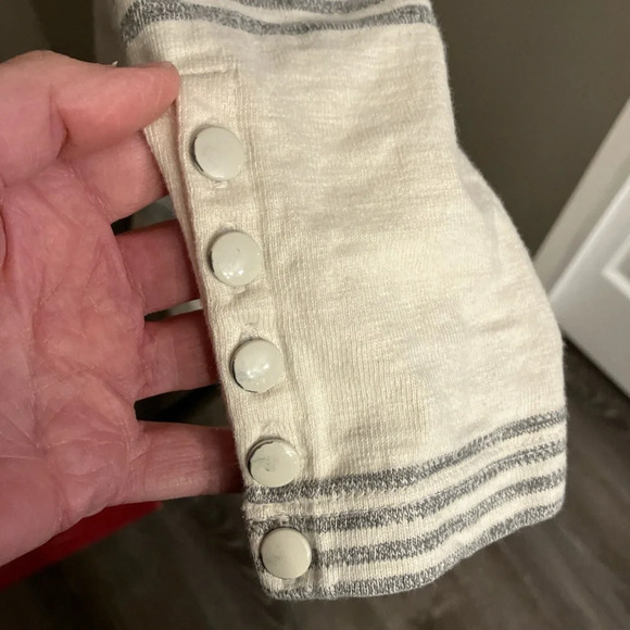 GAP small off white and grey striped dress with 3/4 sleeve. - Picture 2 of 3